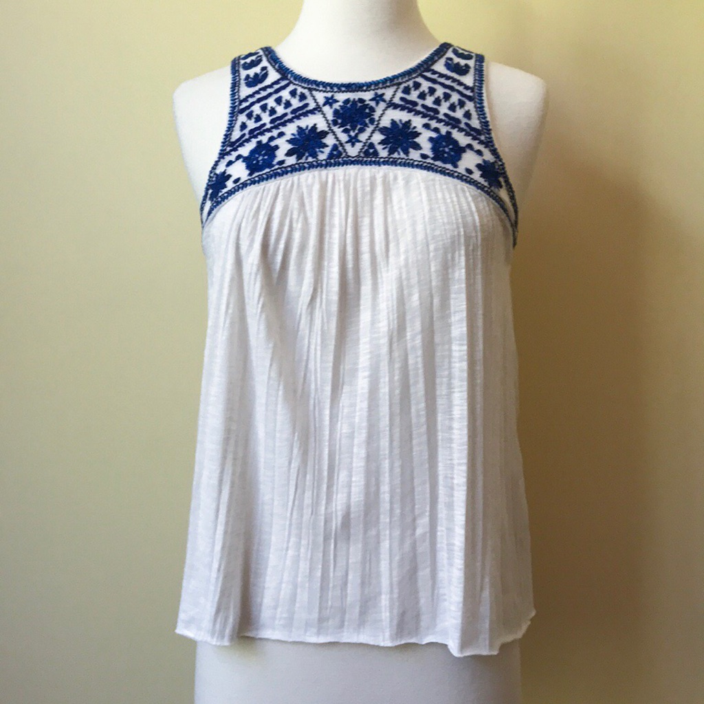 American Eagle White Tank Top W Blue Embroidery
